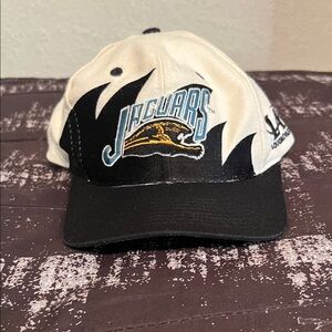 White Jaguars Sharktooth